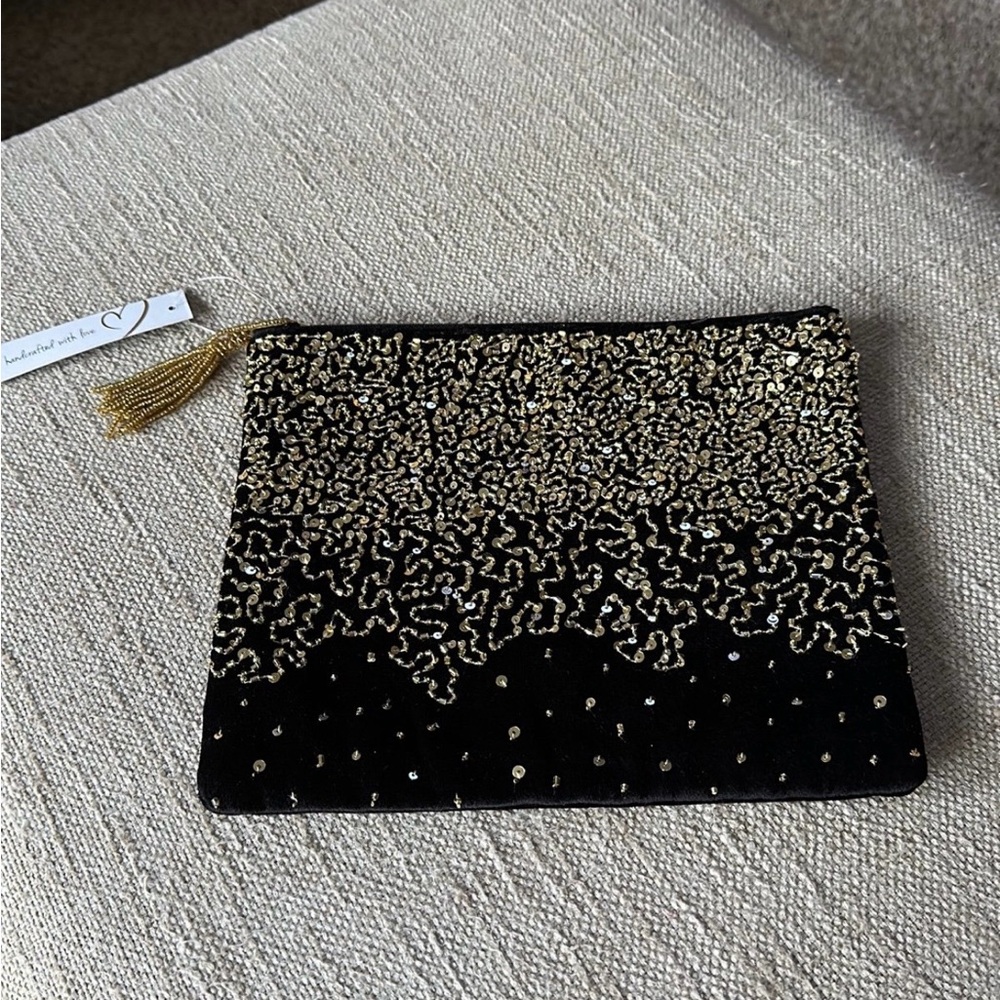 Noor-e-Noire Sequined Handcrafted Zippered Pouch